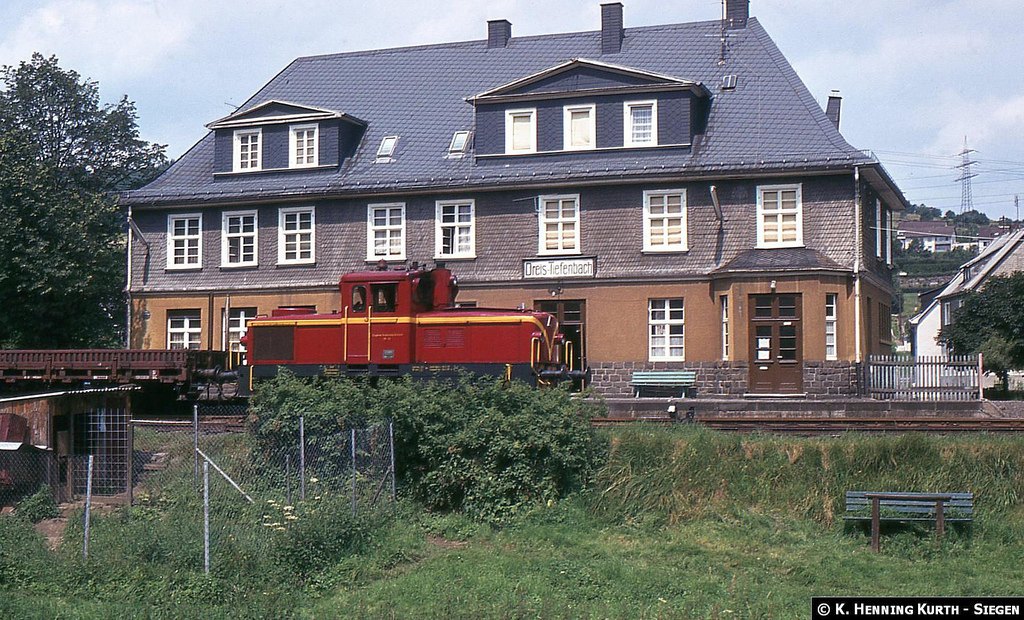 Bahnhof Dreisbe mit dieselelektrischer Rangierlok